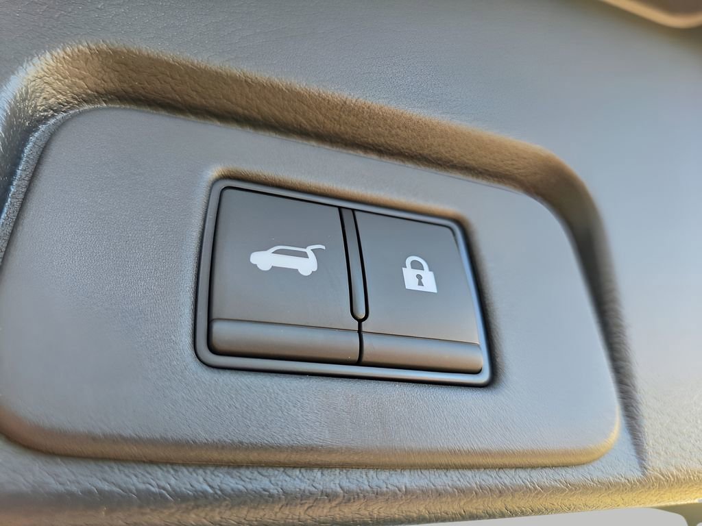 Used 2025 Nissan Rogue SL AWD/4WD image 8