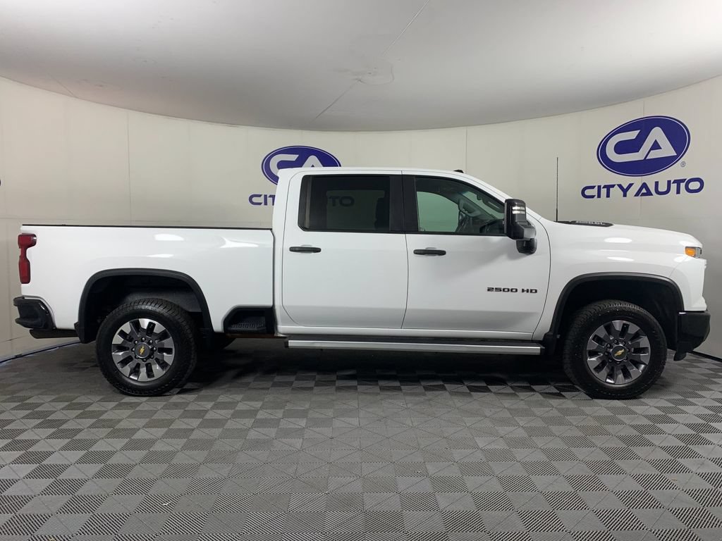 Used 2024 Chevrolet Silverado 2500 Custom w/ Custom Value Package RWD image 2