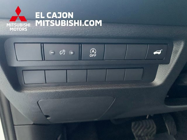 New 2026 Mitsubishi Outlander AWD image 24