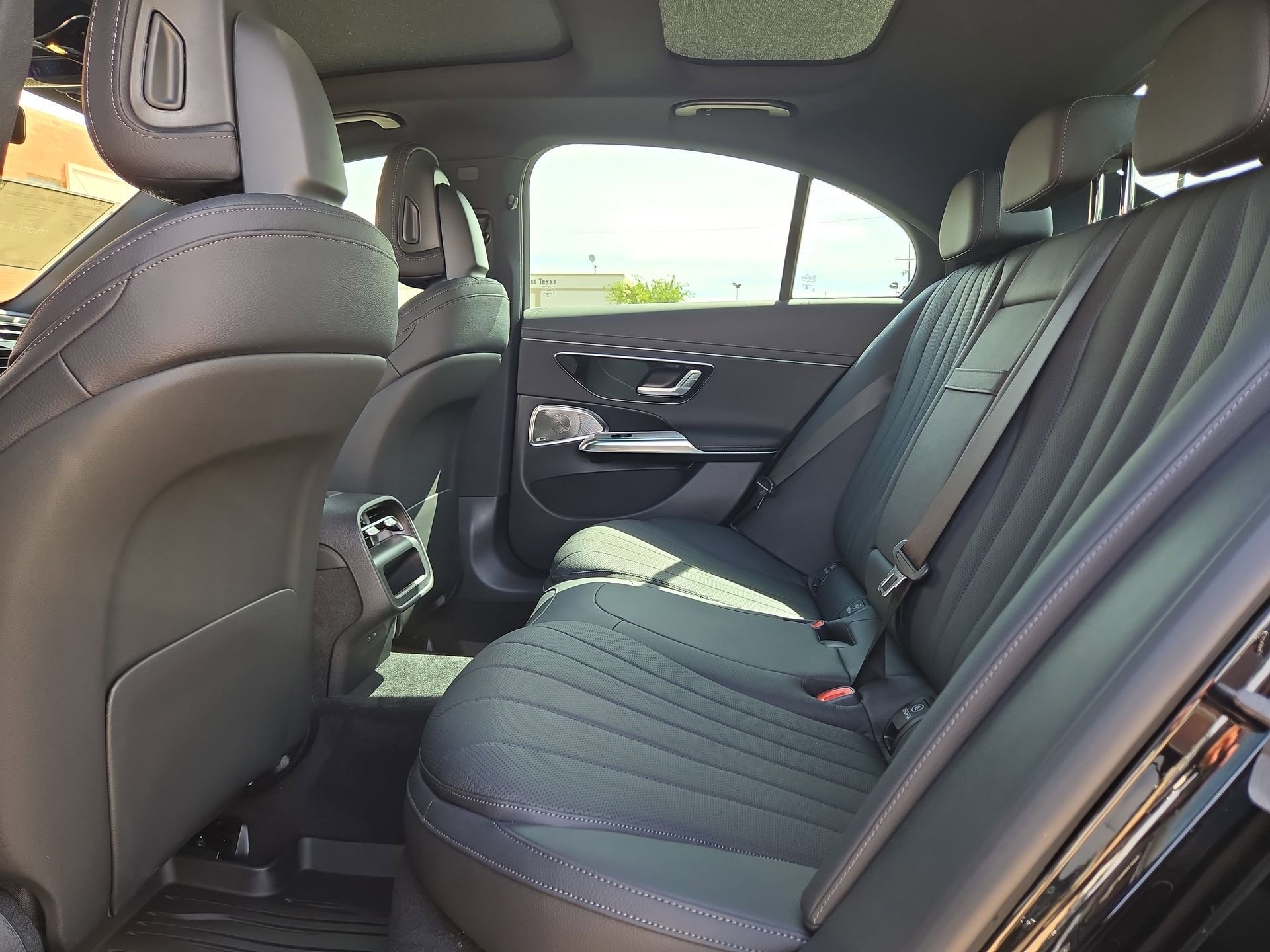 New 2025 Mercedes-Benz E 350 4MATIC Sedan image 13