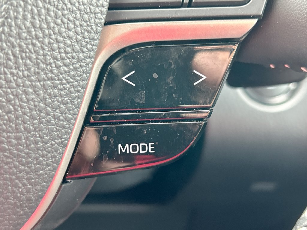 Used 2025 Toyota Camry SE FWD image 17