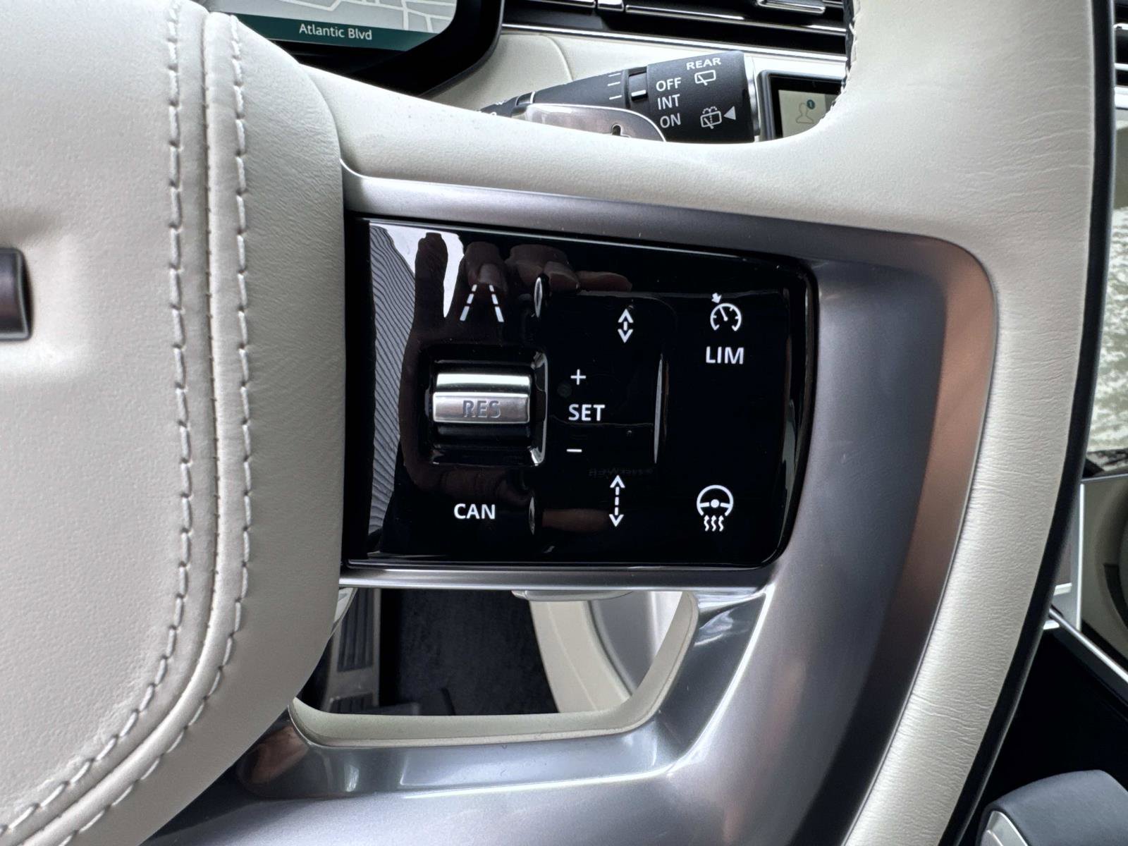 Used 2026 Land Rover Range Rover SE image 30