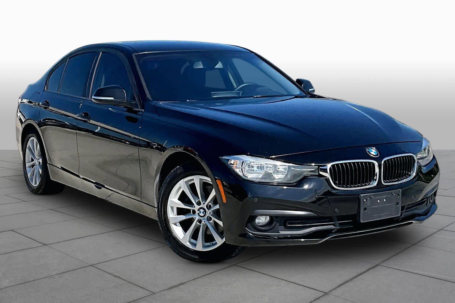 Used 2016 BMW 320i Sedan RWD image 2