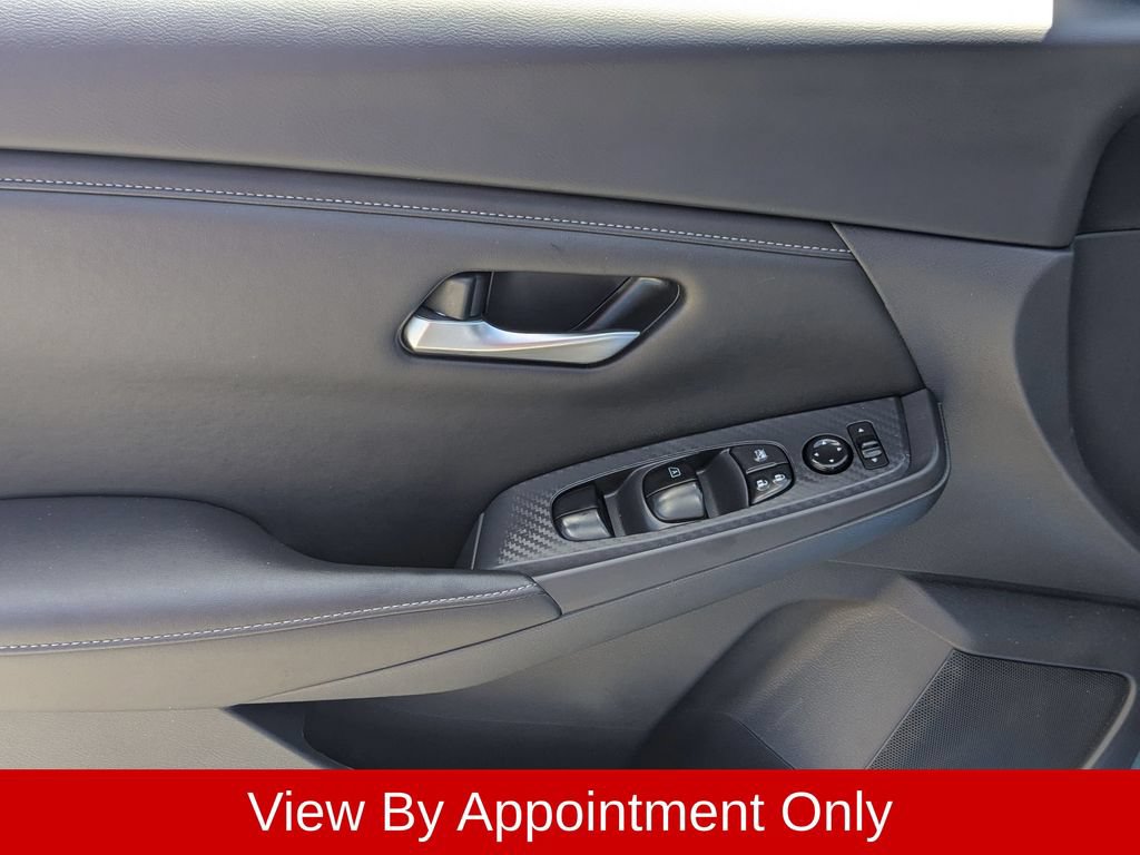 Used 2025 Nissan Sentra SV FWD image 11