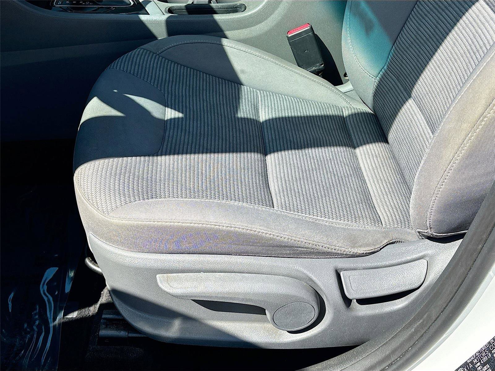Used 2020 Kia Niro LXS FWD image 18