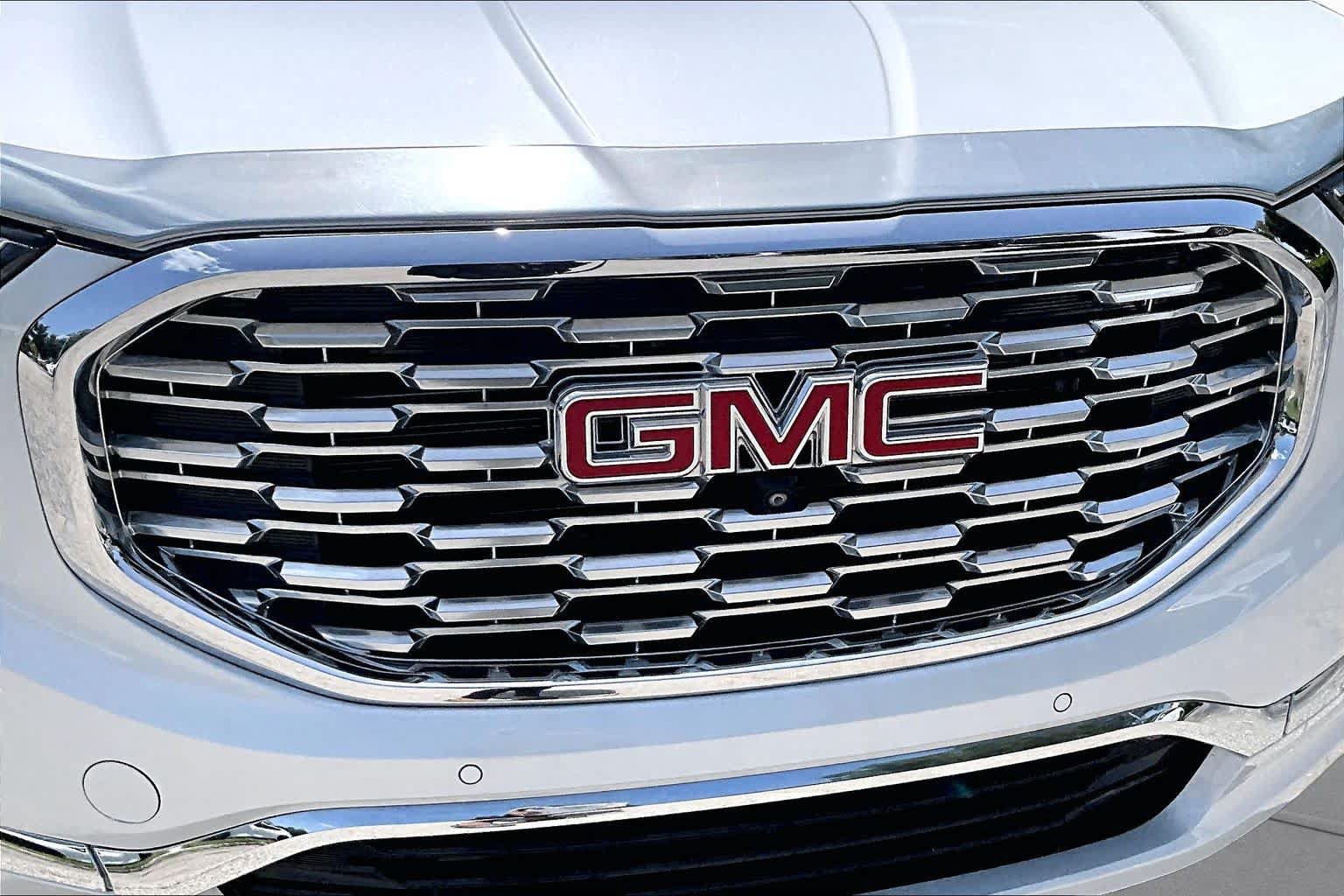 Used 2020 GMC Terrain Denali w/ Denali Premium Package FWD image 30