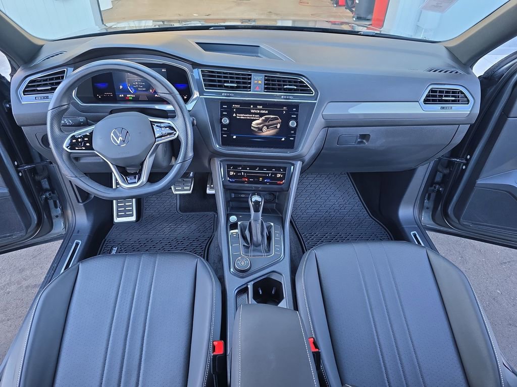 Certified 2023 Volkswagen Tiguan SE R-Line AWD/4WD image 14