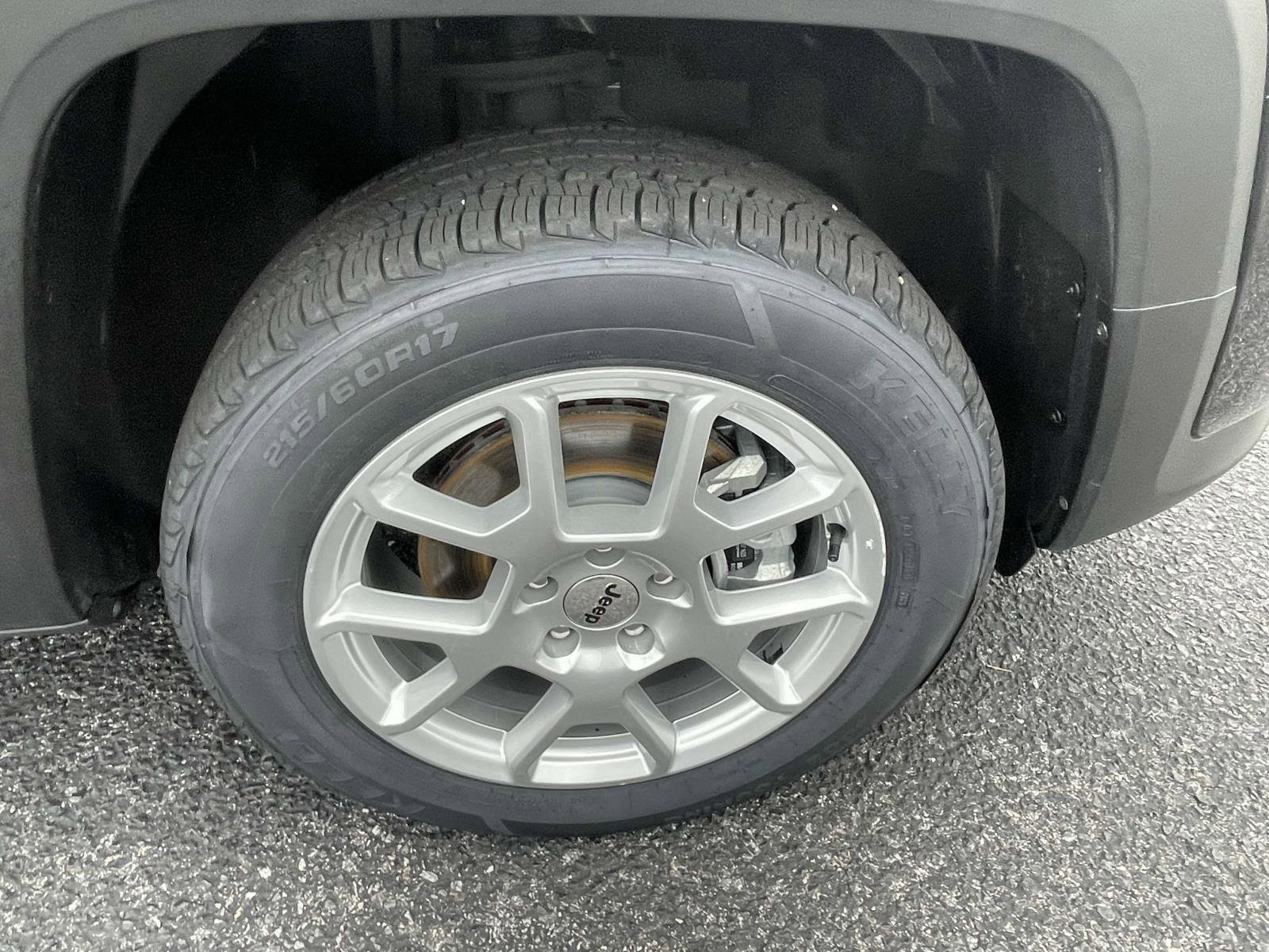 Certified 2023 Jeep Renegade Latitude image 13