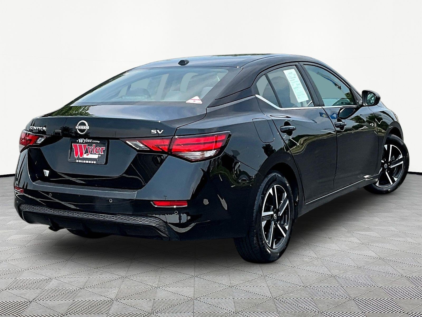 Used 2024 Nissan Sentra SV FWD image 5