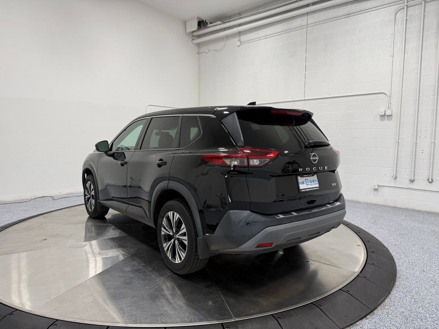 Used 2022 Nissan Rogue SV image 5