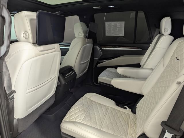 Used 2025 Cadillac Escalade Sport Platinum w/ LPO, Floor Liner Package AWD/4WD image 14