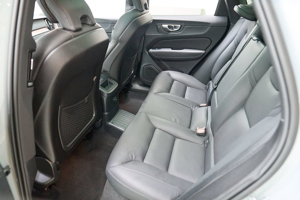 Certified 2024 Volvo XC60 T8 Plus AWD/4WD image 21