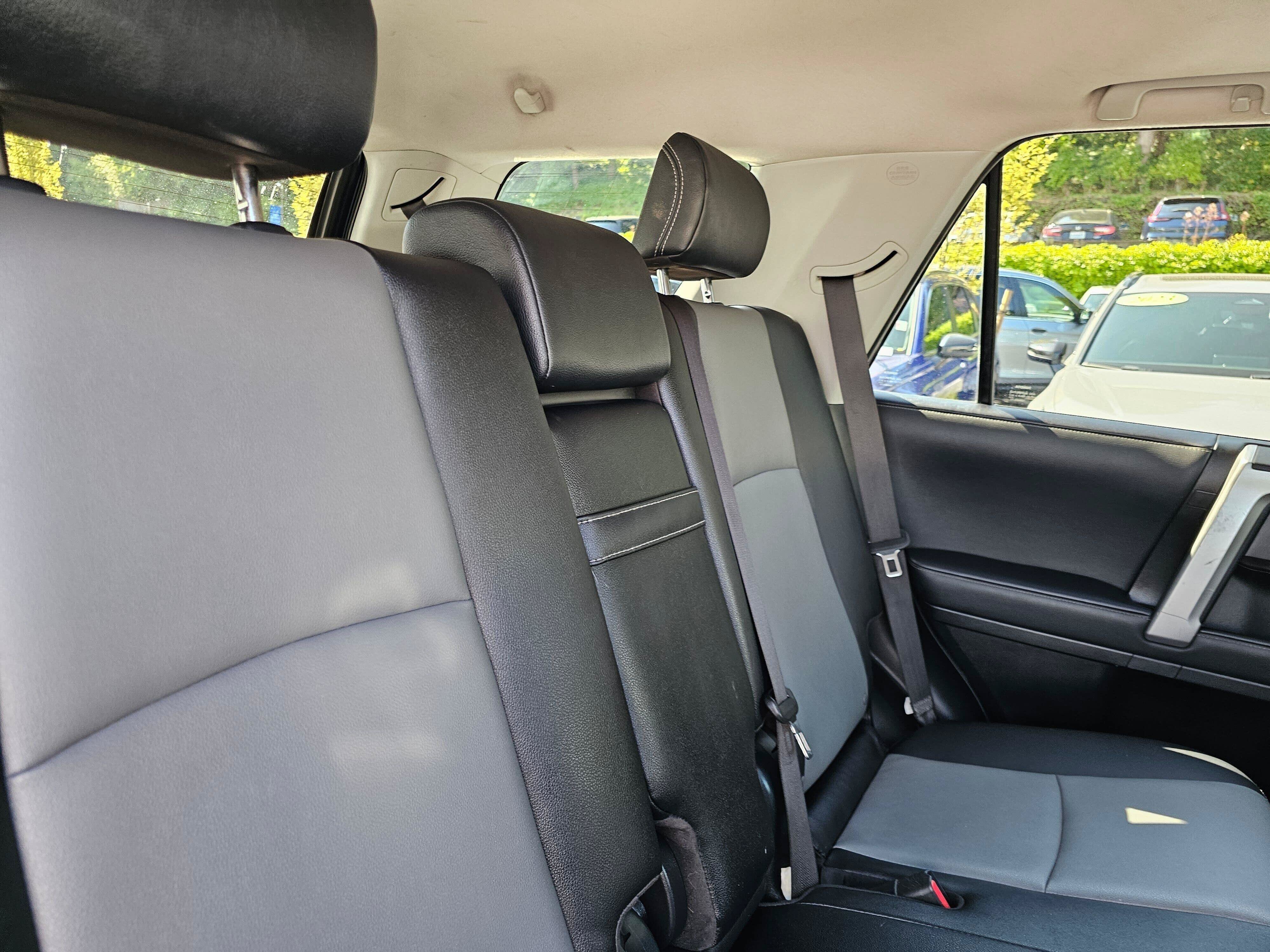 Used 2022 Toyota 4Runner SR5 Premium w/ Moonroof Package AWD/4WD image 13