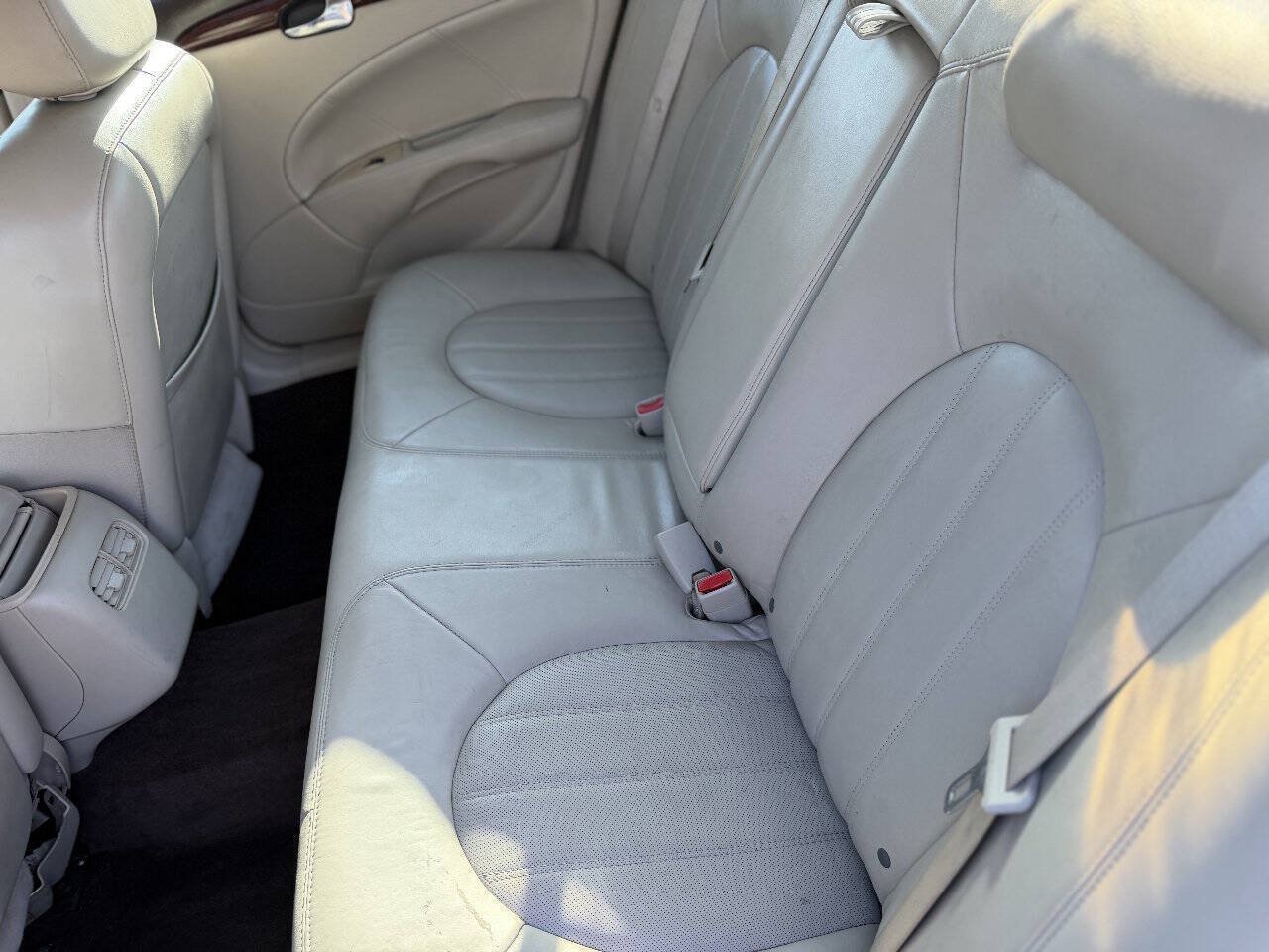 Used 2008 Buick Lucerne CXL w/ Ultra Confidence Package FWD image 25