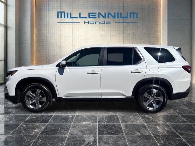 Used 2023 Honda Pilot EX-L image 2