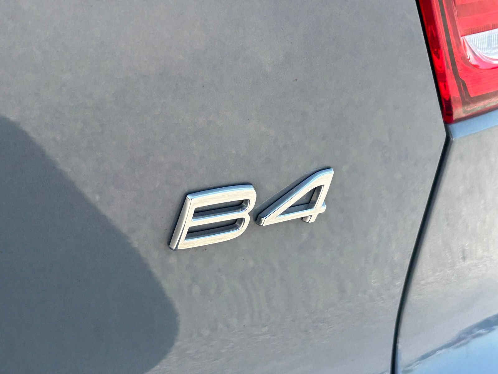 Used 2023 Volvo XC40 B4 Ultimate FWD image 26