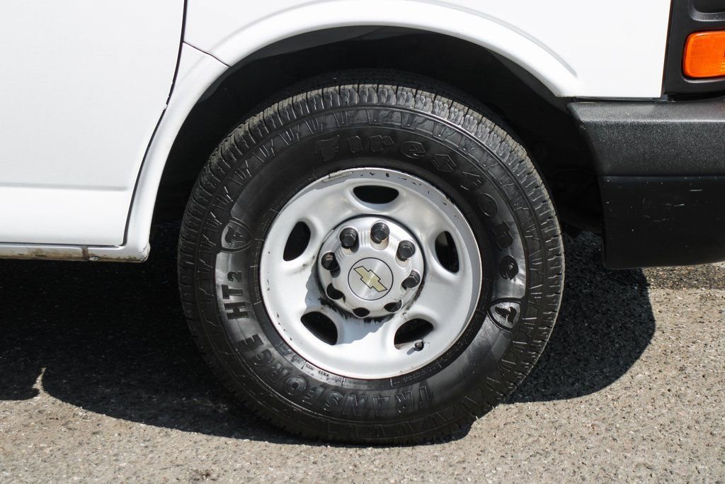 Used 2014 Chevrolet Express 2500 image 33