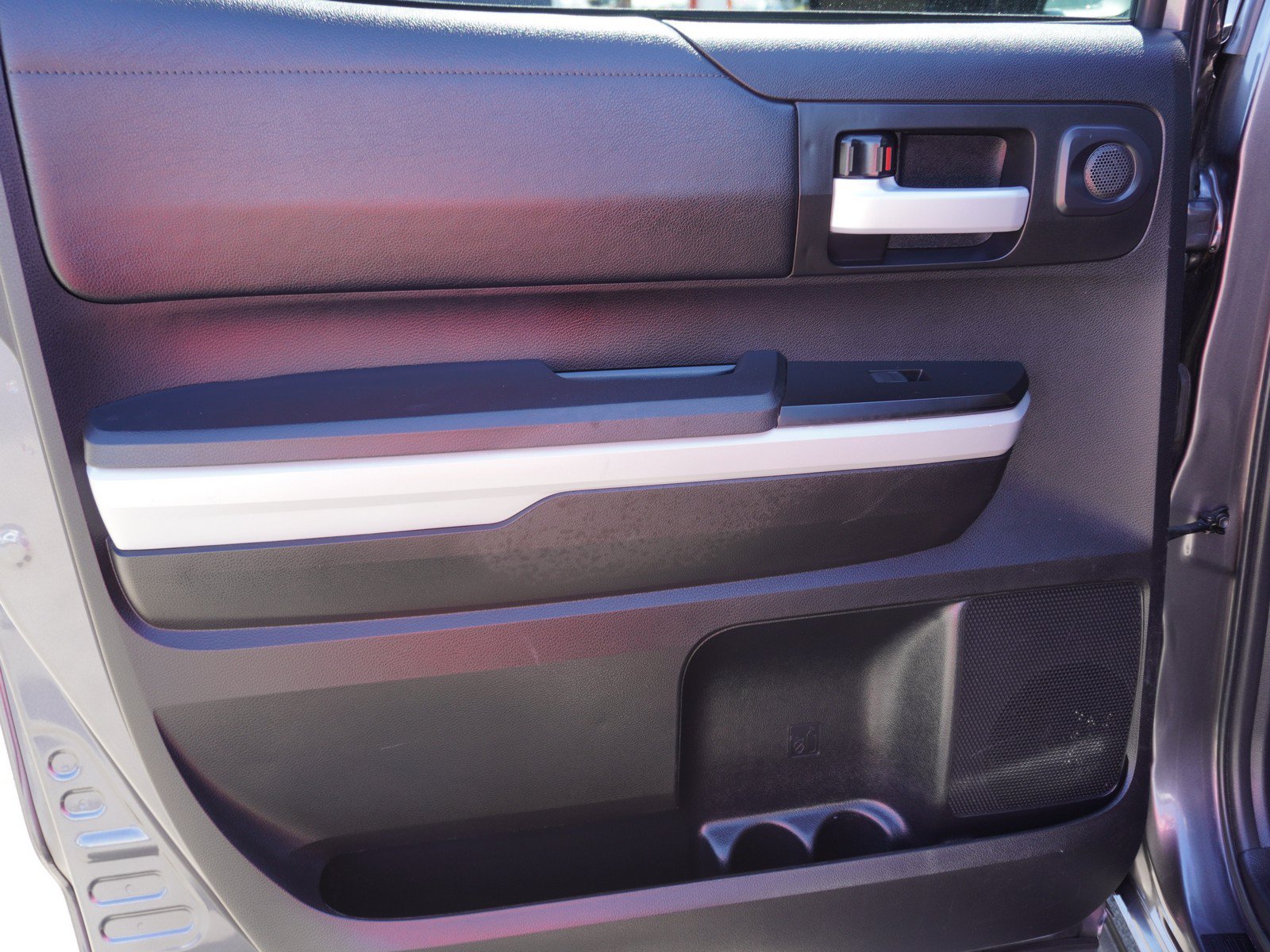 Used 2018 Toyota Tundra SR5 RWD image 12