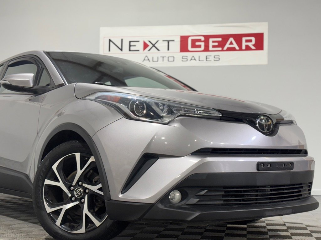 Used 2018 Toyota C-HR XLE image 3