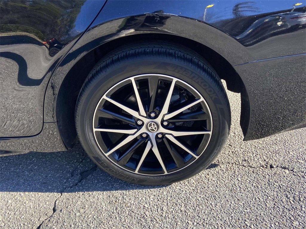 Used 2024 Toyota Camry SE image 7