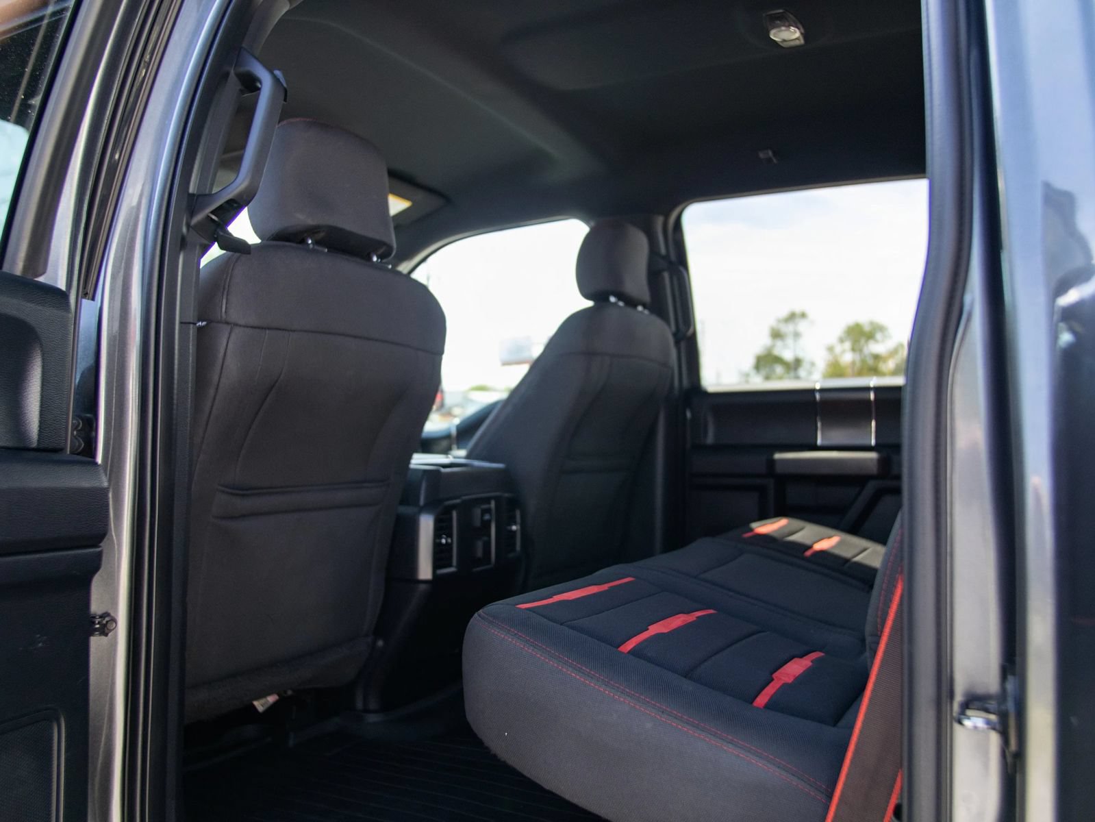 Used 2016 Ford F150 XLT w/ Equipment Group 302A Luxury AWD/4WD image 23