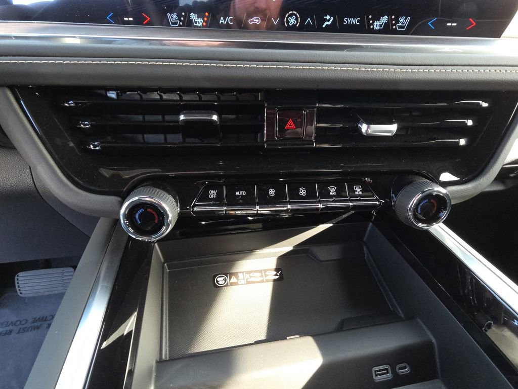 New 2026 Chevrolet Tahoe Premier w/ Sun And Tow Package AWD/4WD image 23