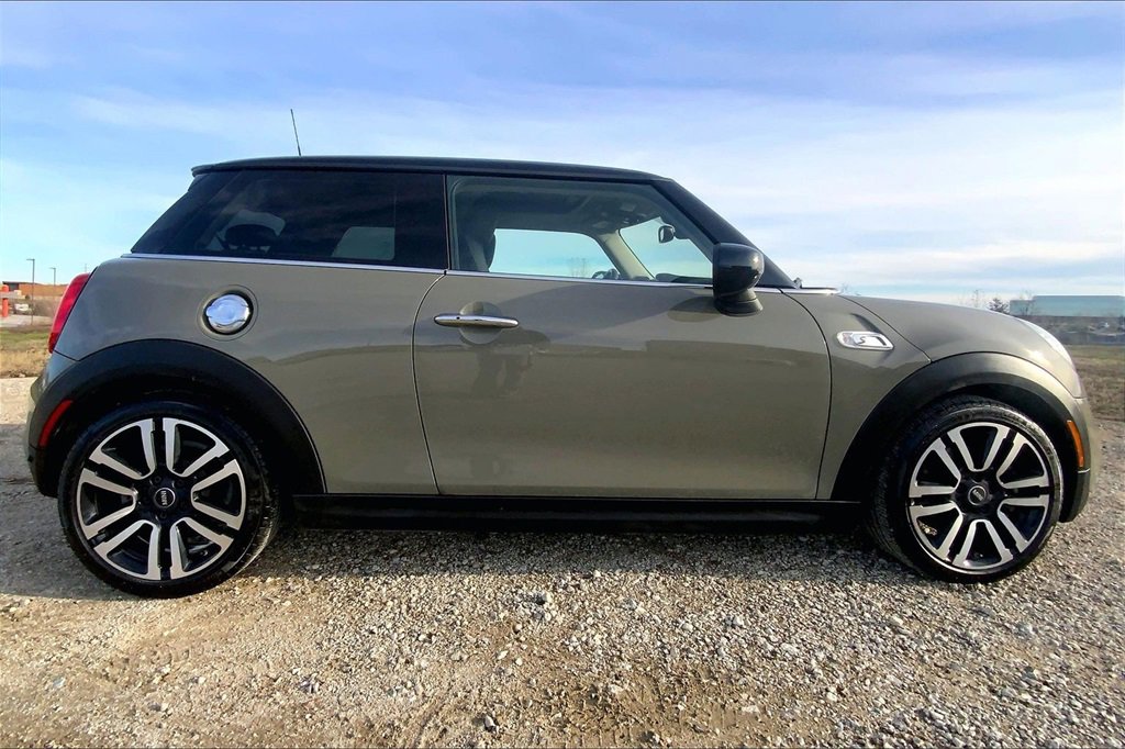 Used 2020 MINI Cooper S w/ Premium Package image 4