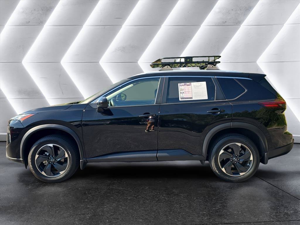 Used 2024 Nissan Rogue SV w/ SV Premium Package AWD/4WD image 2