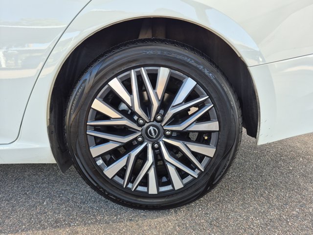 Used 2025 Nissan Altima 2.5 SV FWD image 23