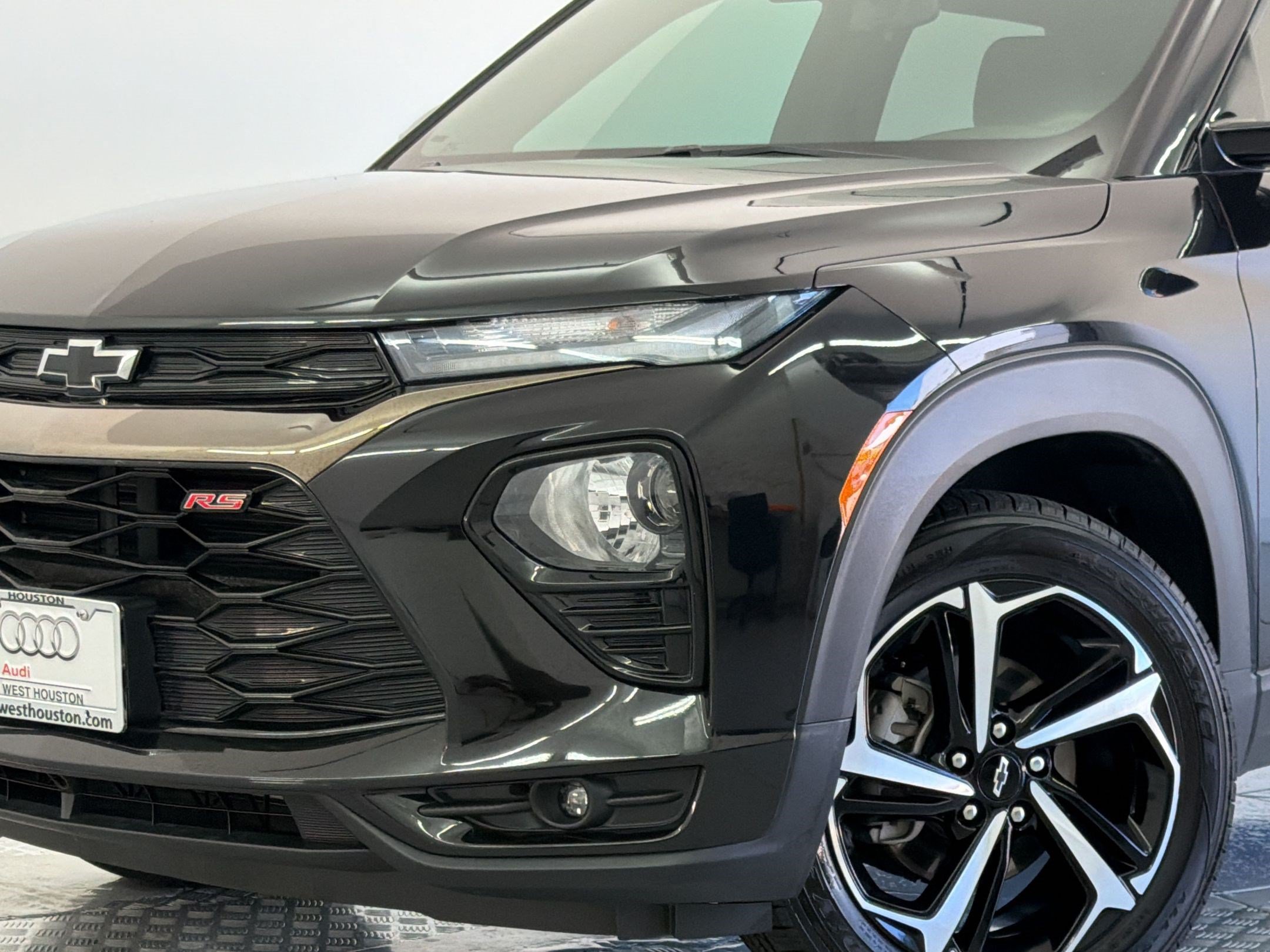 Used 2023 Chevrolet TrailBlazer RS AWD/4WD image 11