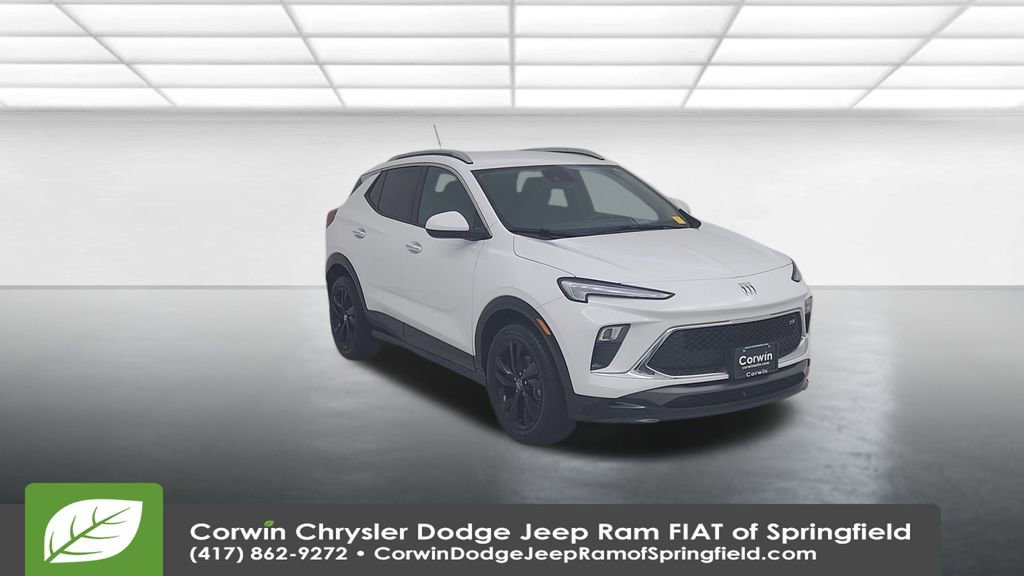 Used 2024 Buick Encore GX Sport Touring image 3