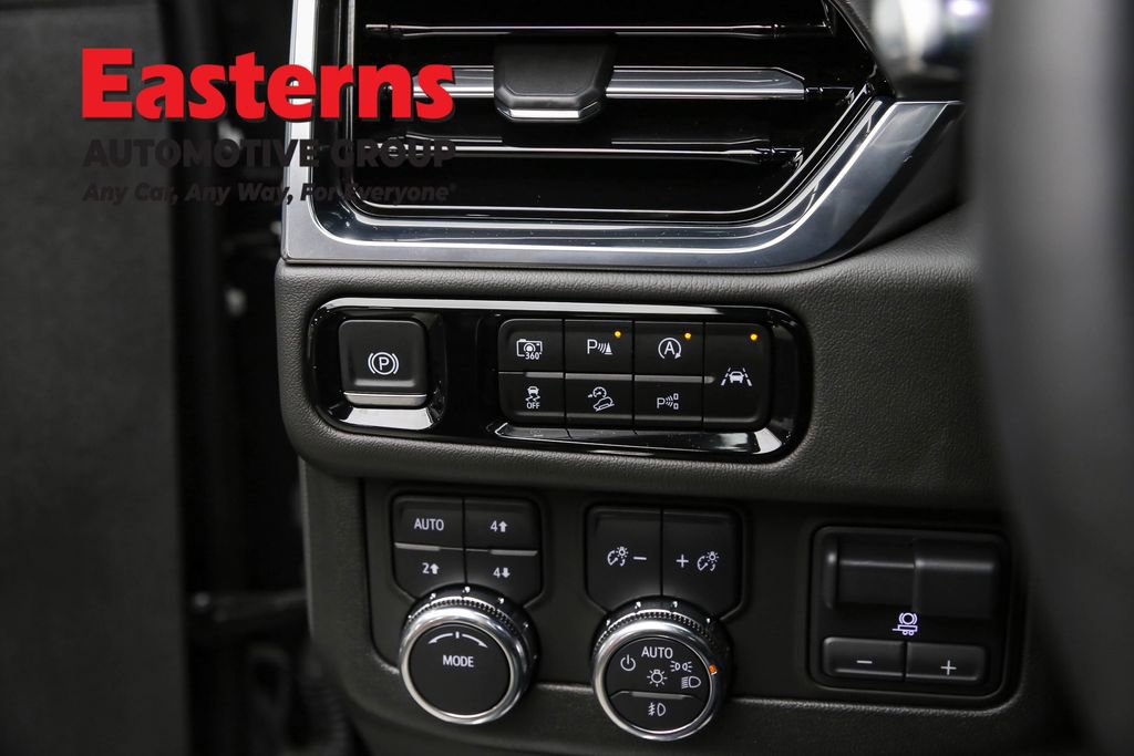 Used 2025 GMC Yukon XL Denali w/ Denali Reserve Package image 18