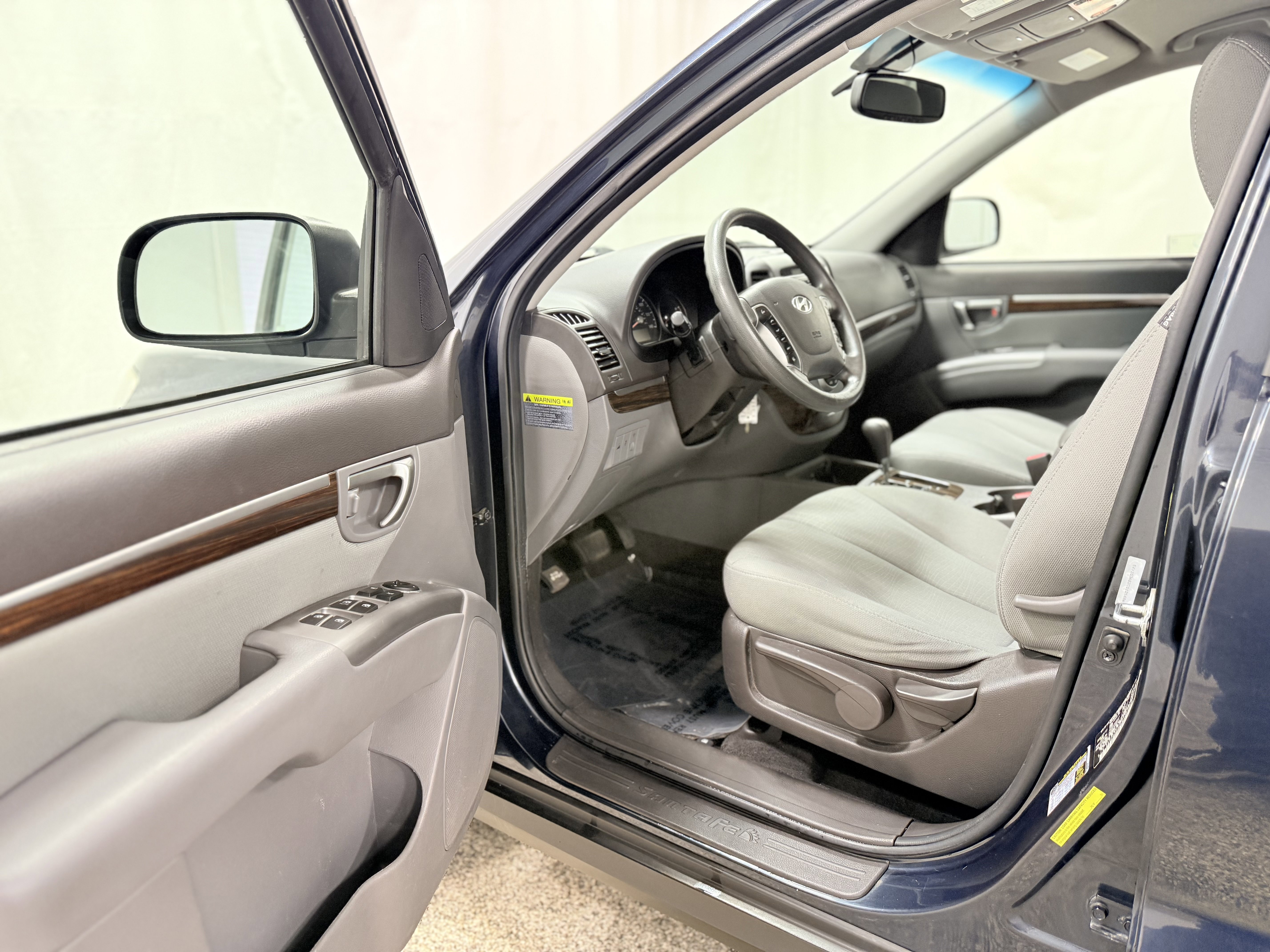 Used 2012 Hyundai Santa Fe GLS image 11