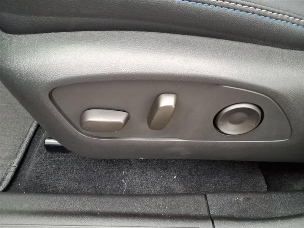 New 2026 Chevrolet Equinox EV LT image 12