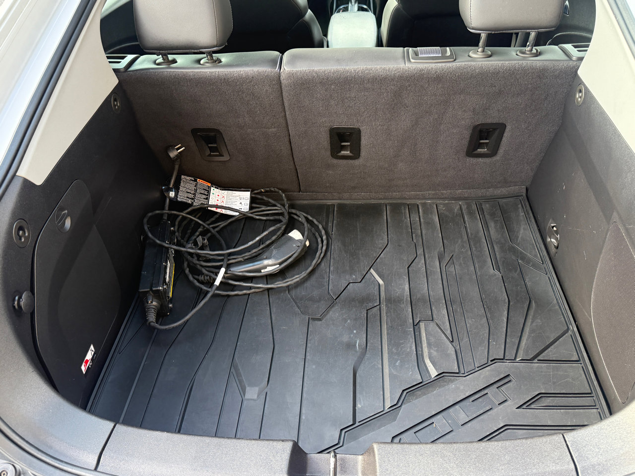 Used 2017 Chevrolet Volt Premier w/ Driver Confidence II Package image 12