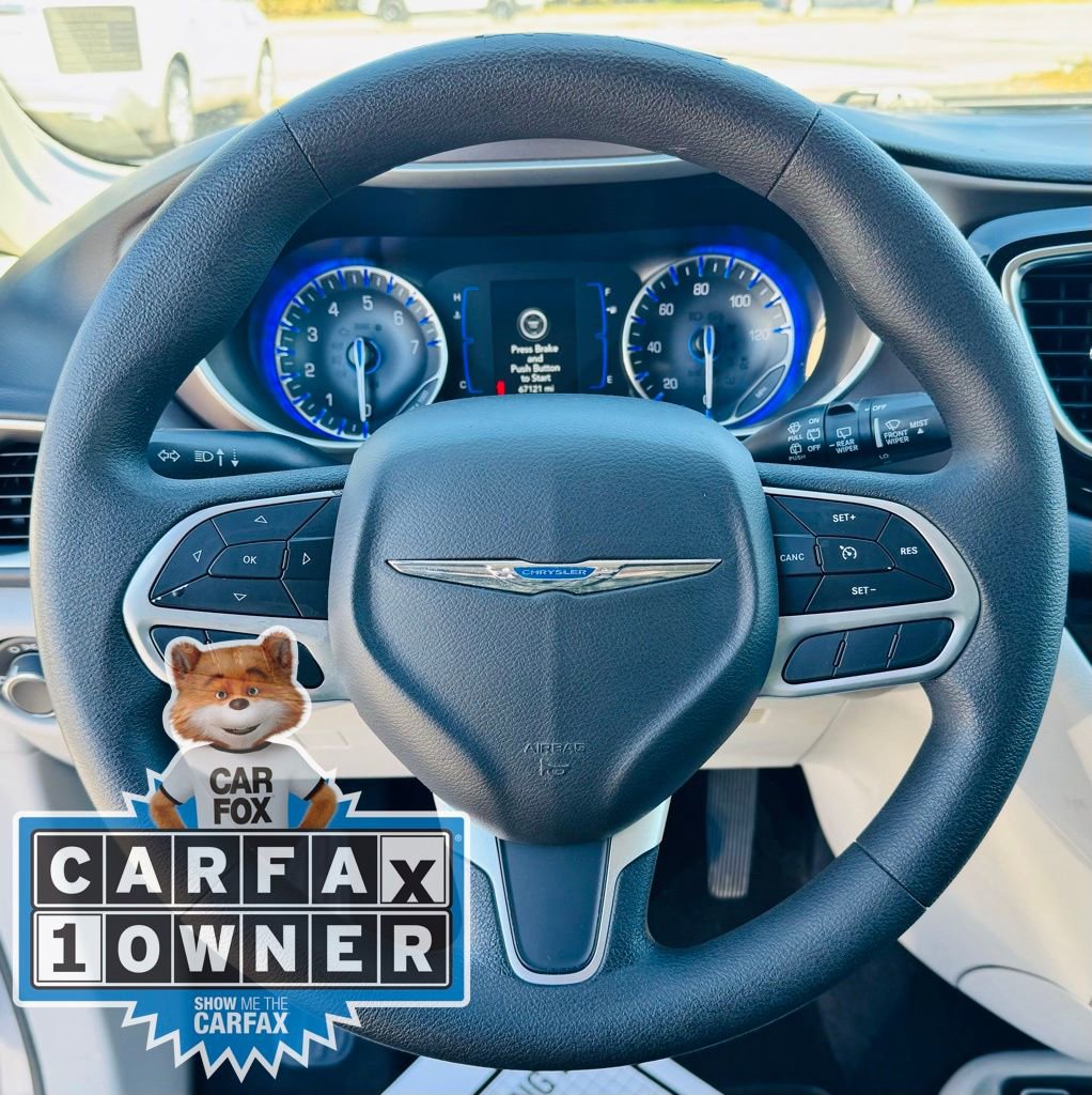 Used 2020 Chrysler Voyager L image 10