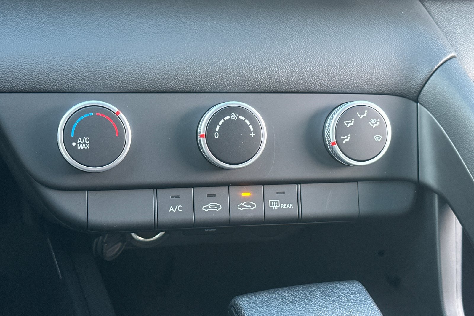 New 2026 Hyundai Elantra SE FWD image 19