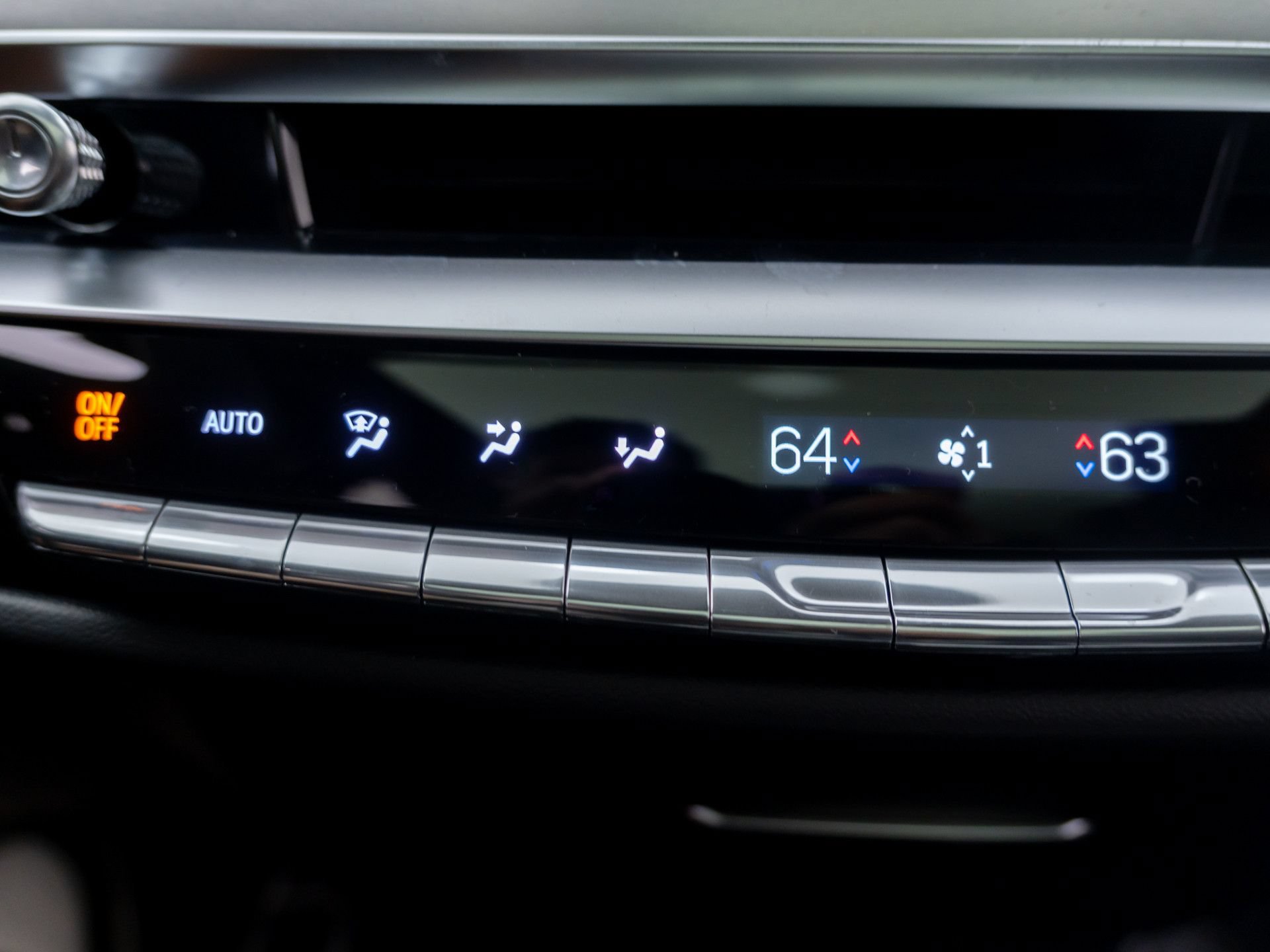 New 2027 Cadillac Lyriq Signature Sport AWD/4WD image 29