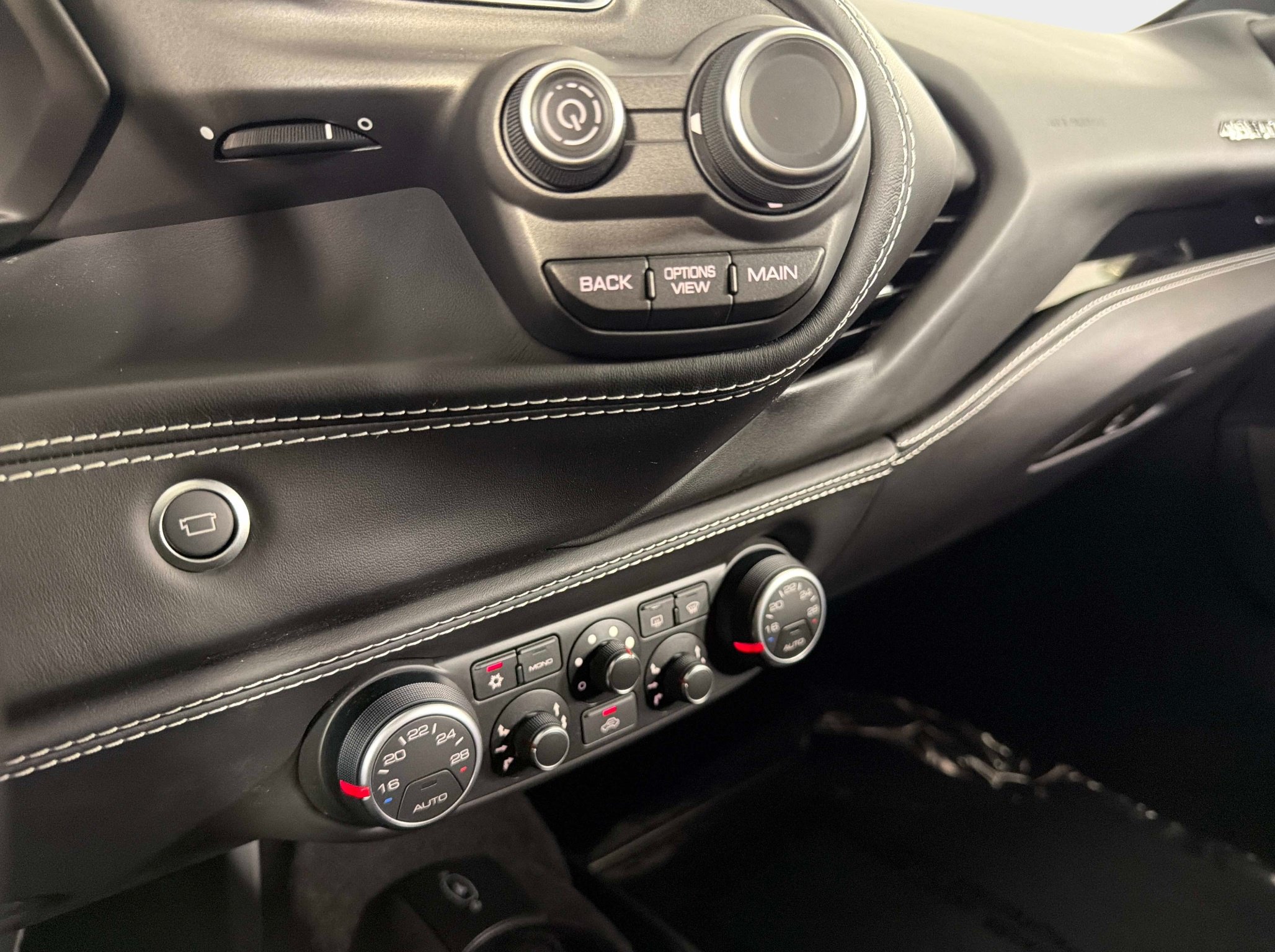 Used 2019 Ferrari 488 GTB RWD image 32