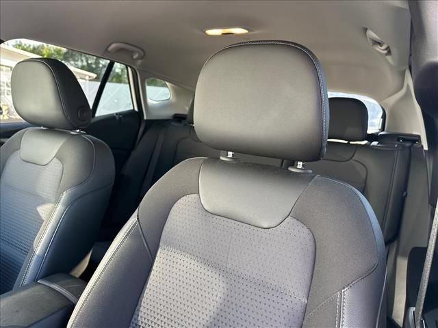 Used 2025 Chevrolet Trax LT w/ Driver Confidence Package FWD image 22