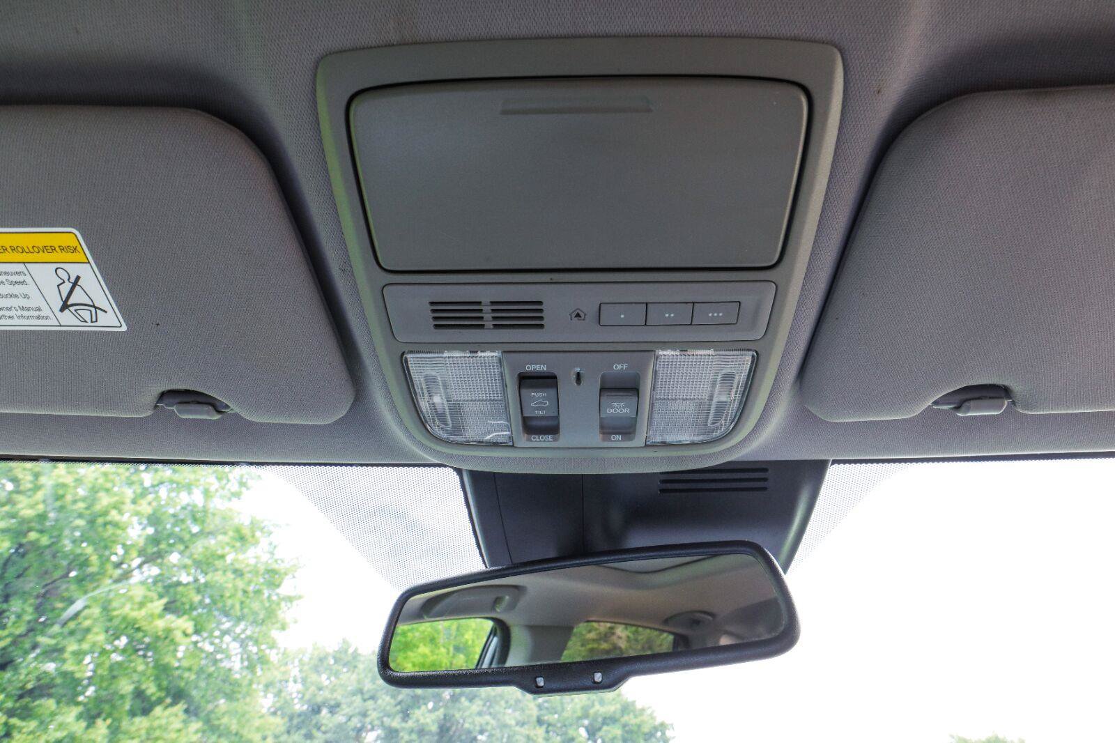 Used 2017 Honda CR-V Touring image 37