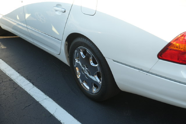 Used 2001 Lexus LS 430 RWD image 16