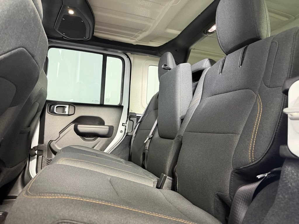 Used 2024 Jeep Wrangler Unlimited AWD/4WD image 25