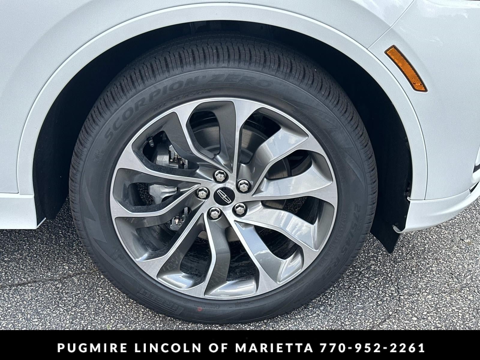 New 2026 Lincoln Aviator 2WD w/ Jet Appearance Package image 12