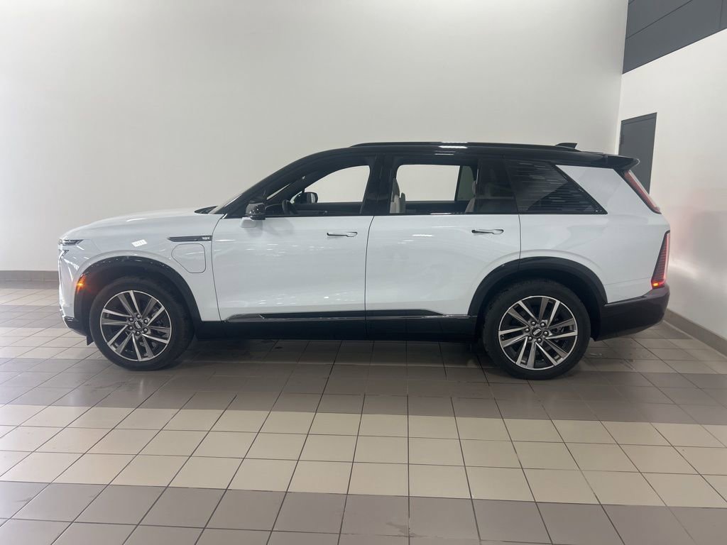 Used 2026 Cadillac Vistiq Sport w/ LPO, Floor Liner Package image 2