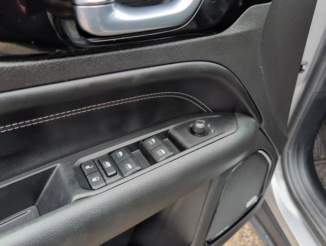 Used 2022 Jeep Compass Altitude w/ Sun and Sound Group image 16