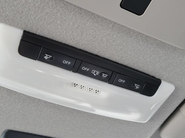 Used 2021 Nissan Kicks SR w/ SR Premium Package FWD image 28