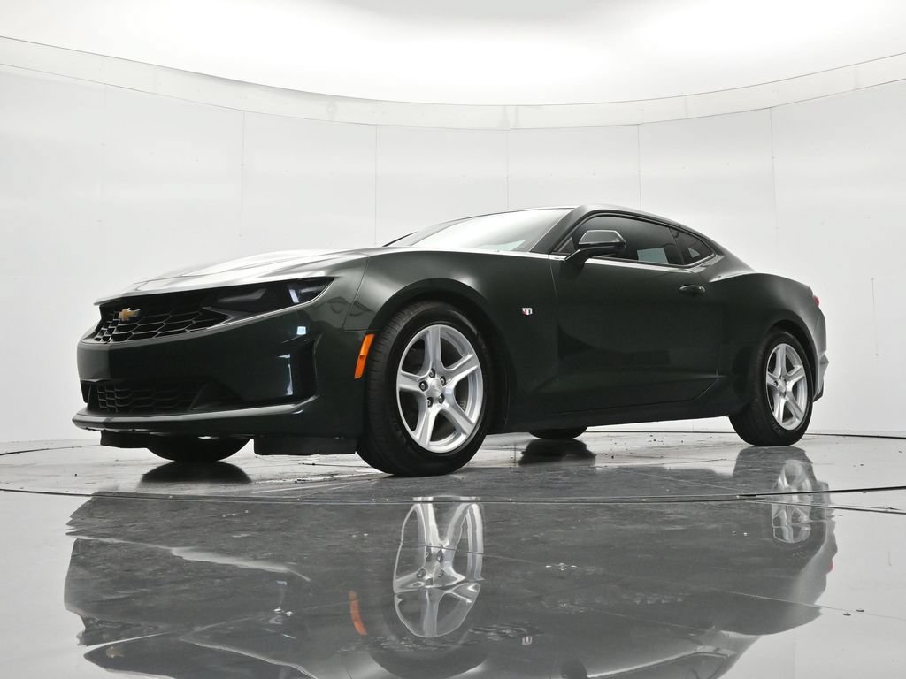 Used 2020 Chevrolet Camaro LT RWD image 32
