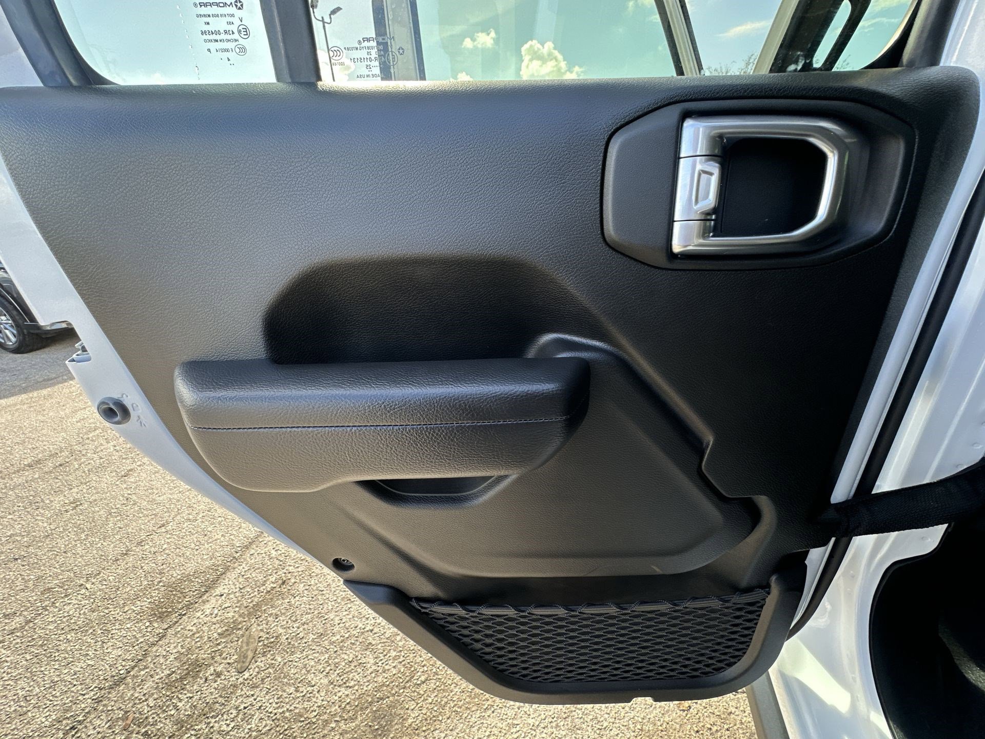 Used 2025 Jeep Gladiator Rubicon w/ Safety Group image 29