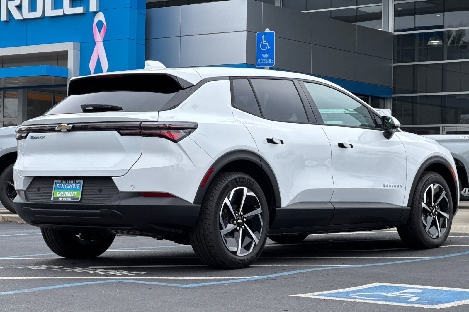 New 2026 Chevrolet Equinox EV LT image 3